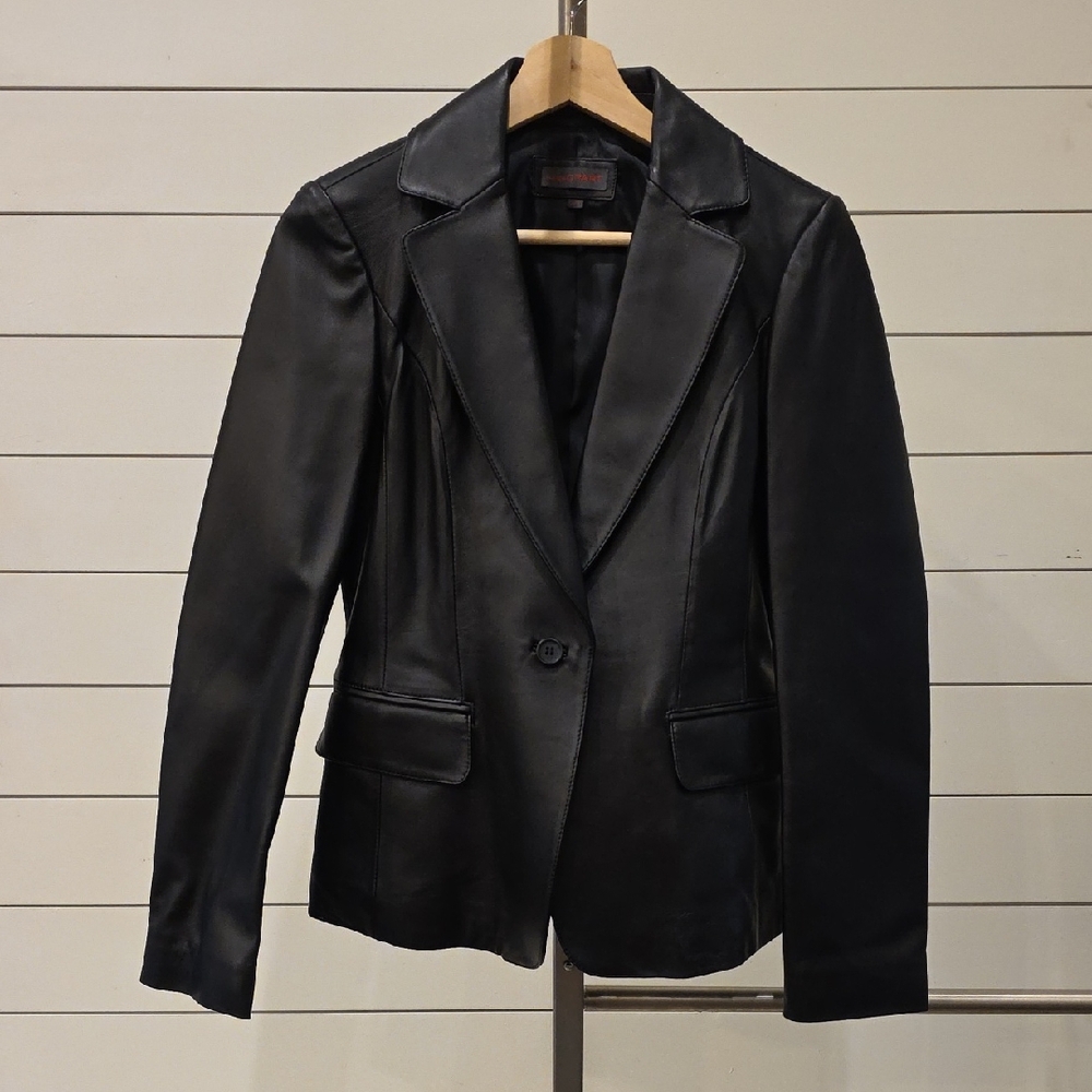 Elegant Black Women's Blazer